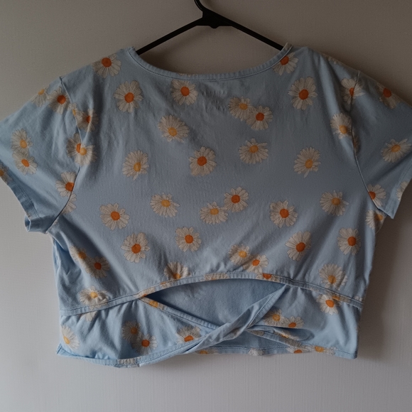 Arizona Jeans Co. women's light blue daisy print short-sleeve crop top XXL - Picture 5 of 9